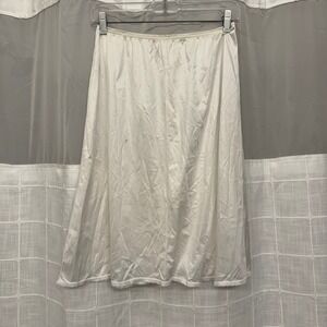 Vanity Fair White Half Slip Lace Trim Lingerie Skirt Style Size 24